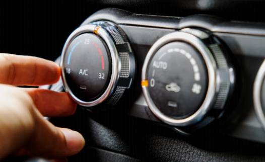 Die Gefahren, undichte Kühlmittelleitungen in der Klimaanlage Ihres Autos zu ignorieren
